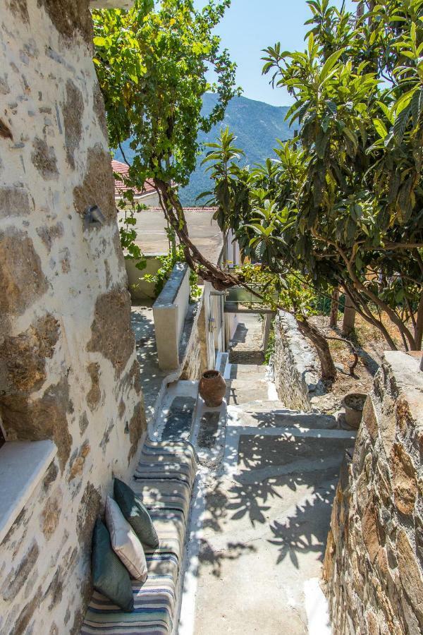 Stairs Homes & Suites Kamaria  Экстерьер фото